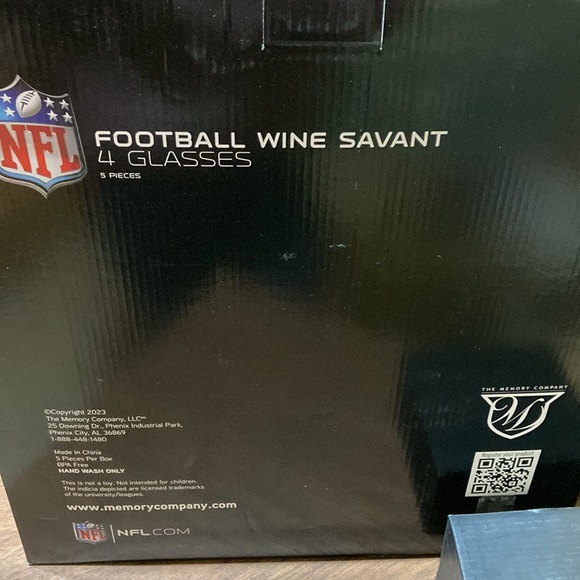 NY Jets NFL brand new in box Football Wine Savant with 4 jets glasses - Picture 3 of 3